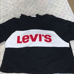 Cropped Levi’s sweater BRAND NEW